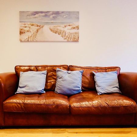 בורנמות' Newly Renovated 3 Bedroom Victorian Detached House מראה חיצוני תמונה