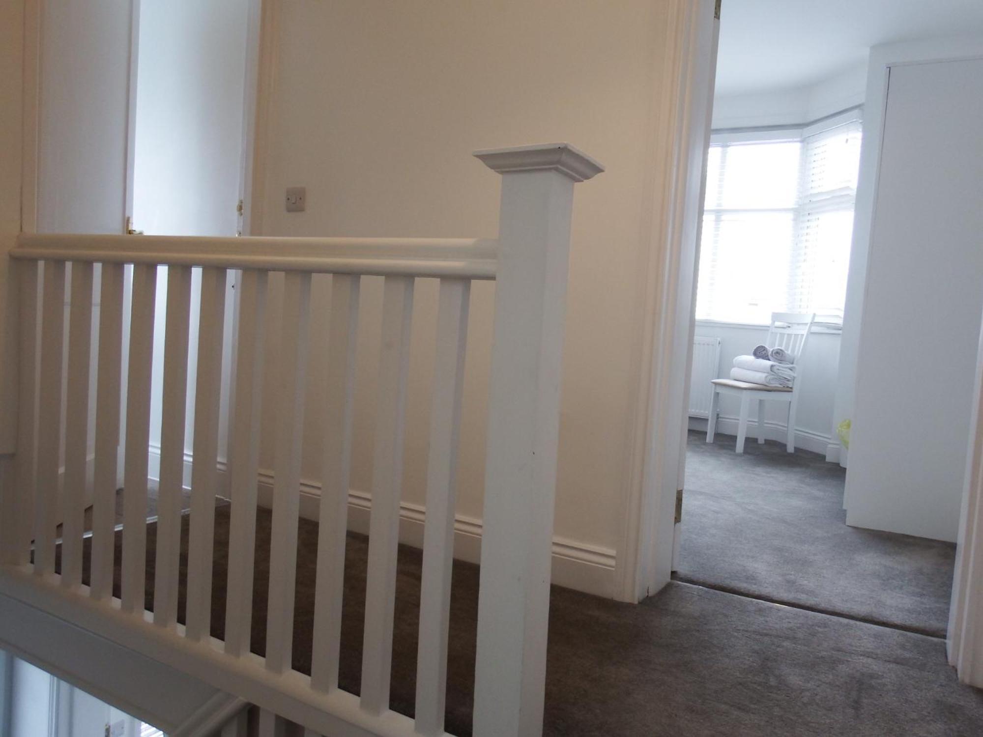 בורנמות' Newly Renovated 3 Bedroom Victorian Detached House מראה חיצוני תמונה
