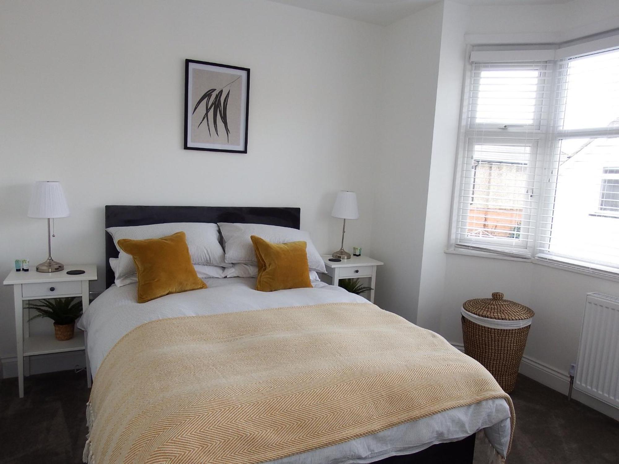 בורנמות' Newly Renovated 3 Bedroom Victorian Detached House מראה חיצוני תמונה
