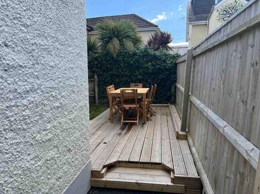 בורנמות' Newly Renovated 3 Bedroom Victorian Detached House מראה חיצוני תמונה
